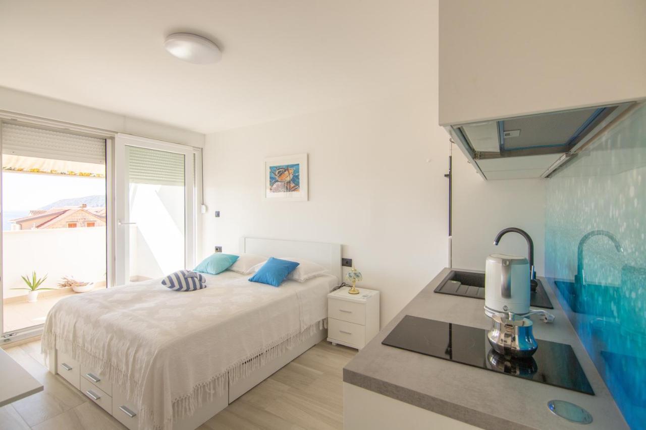 Apartments Nona Draga 코미자 외부 사진