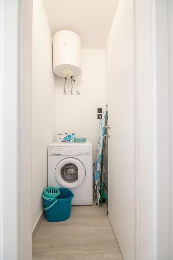 Apartments Nona Draga 코미자 외부 사진