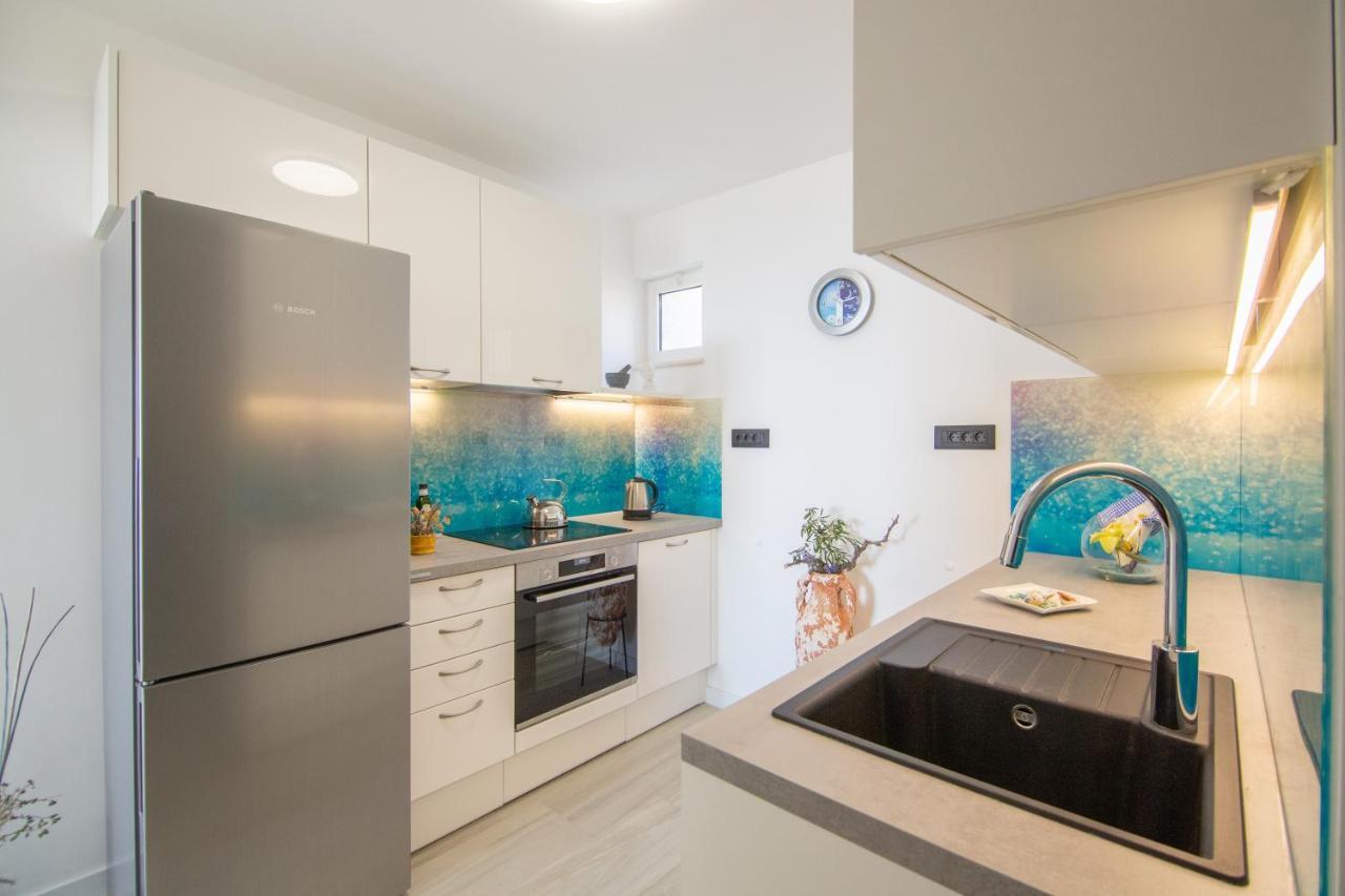 Apartments Nona Draga 코미자 외부 사진