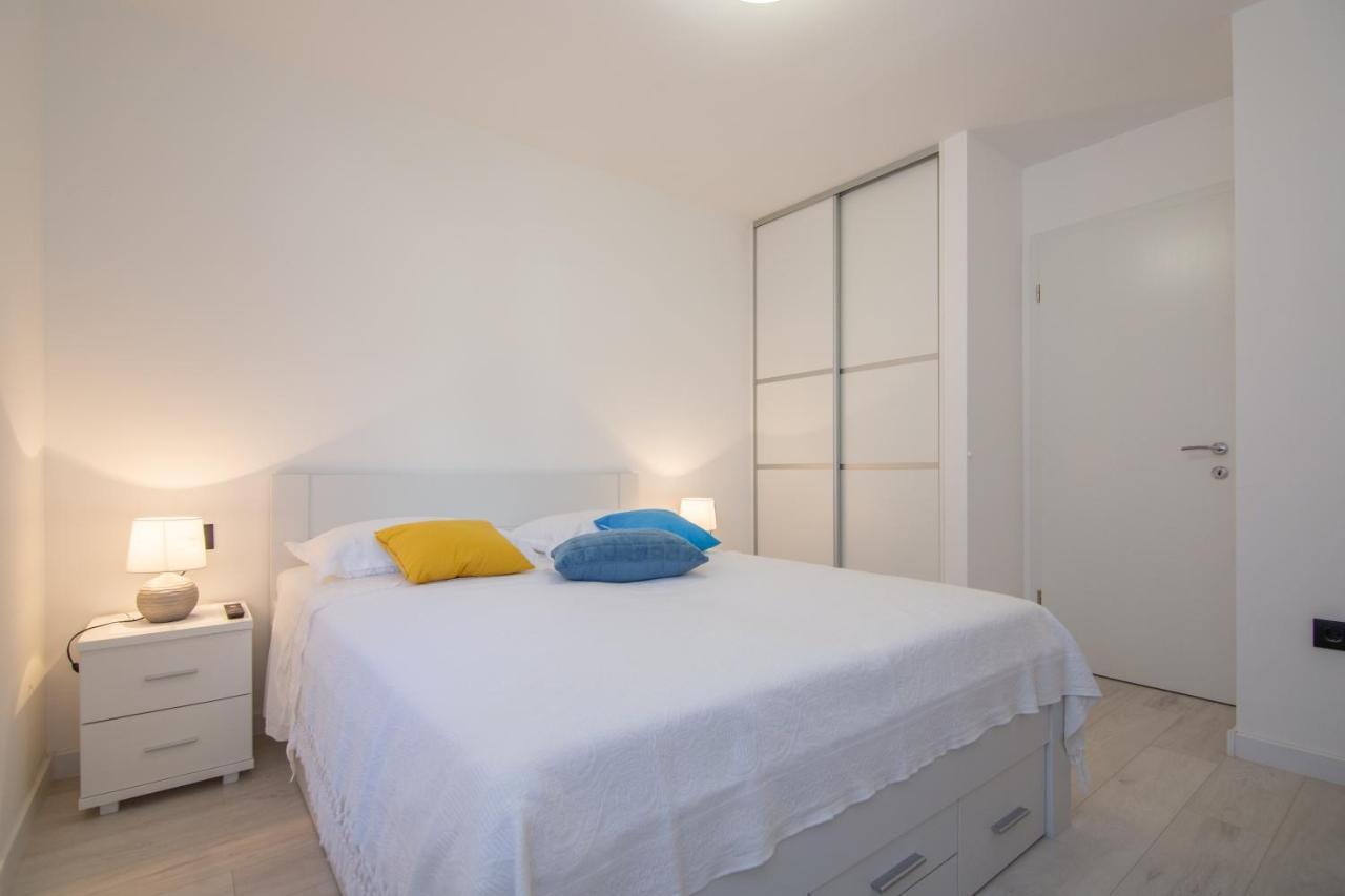 Apartments Nona Draga 코미자 외부 사진