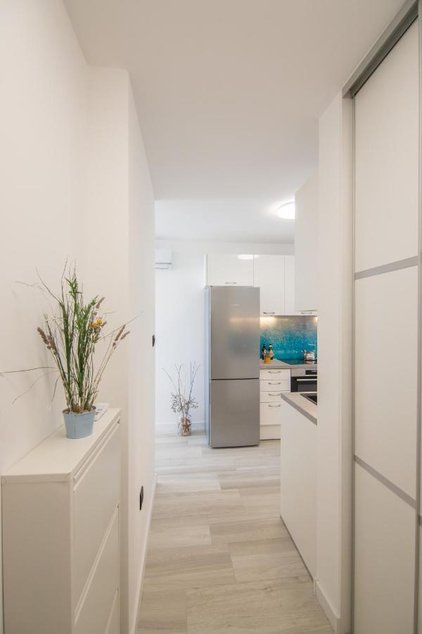 Apartments Nona Draga 코미자 외부 사진