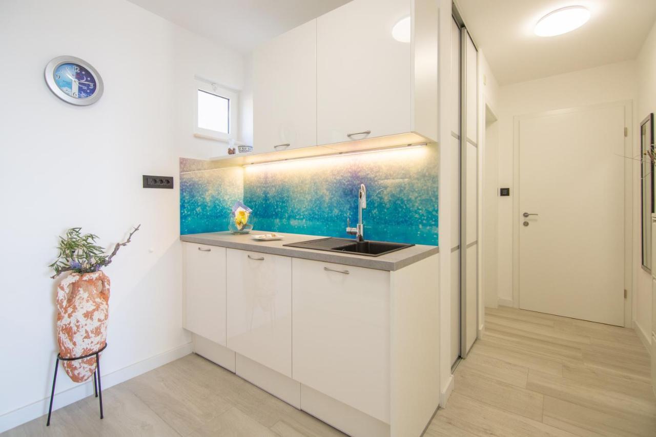 Apartments Nona Draga 코미자 외부 사진