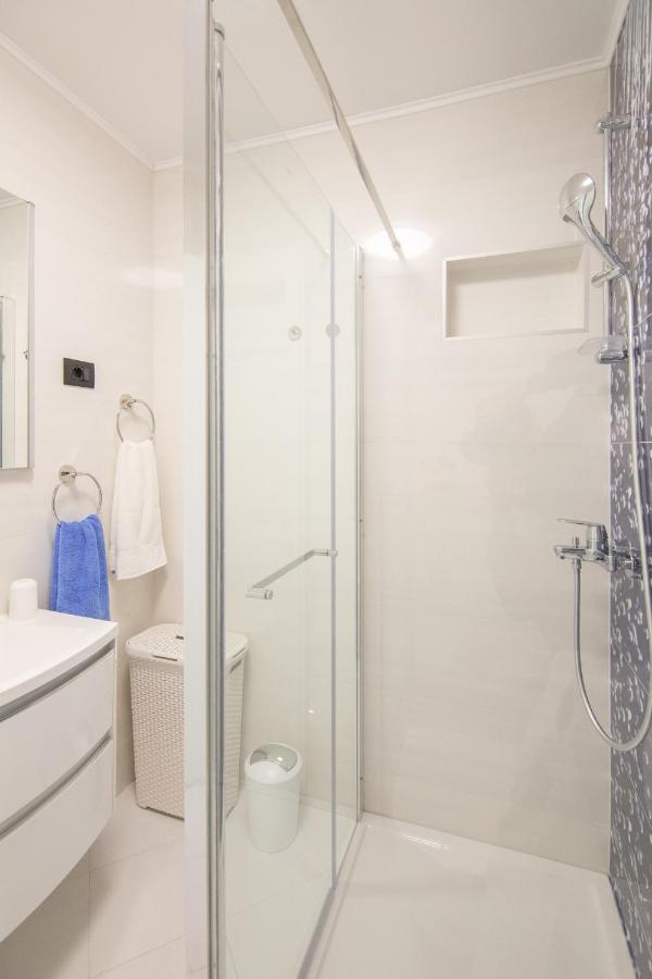 Apartments Nona Draga 코미자 외부 사진