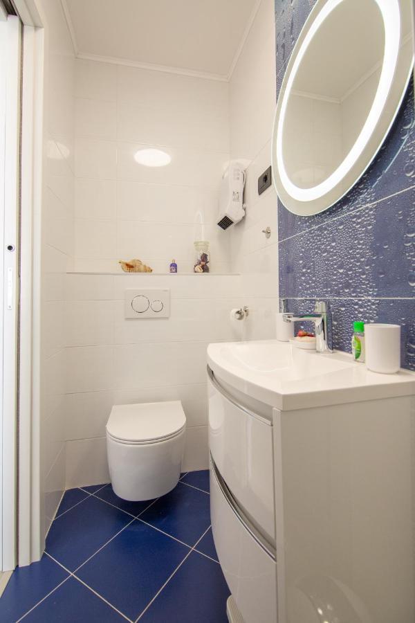 Apartments Nona Draga 코미자 외부 사진